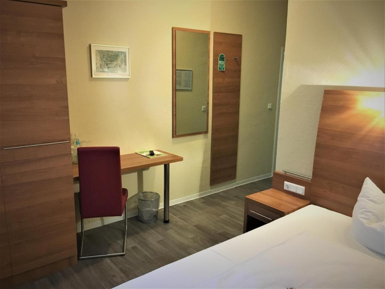 Dessau-Rosslau Pension Am Pollingpark מראה חיצוני תמונה
