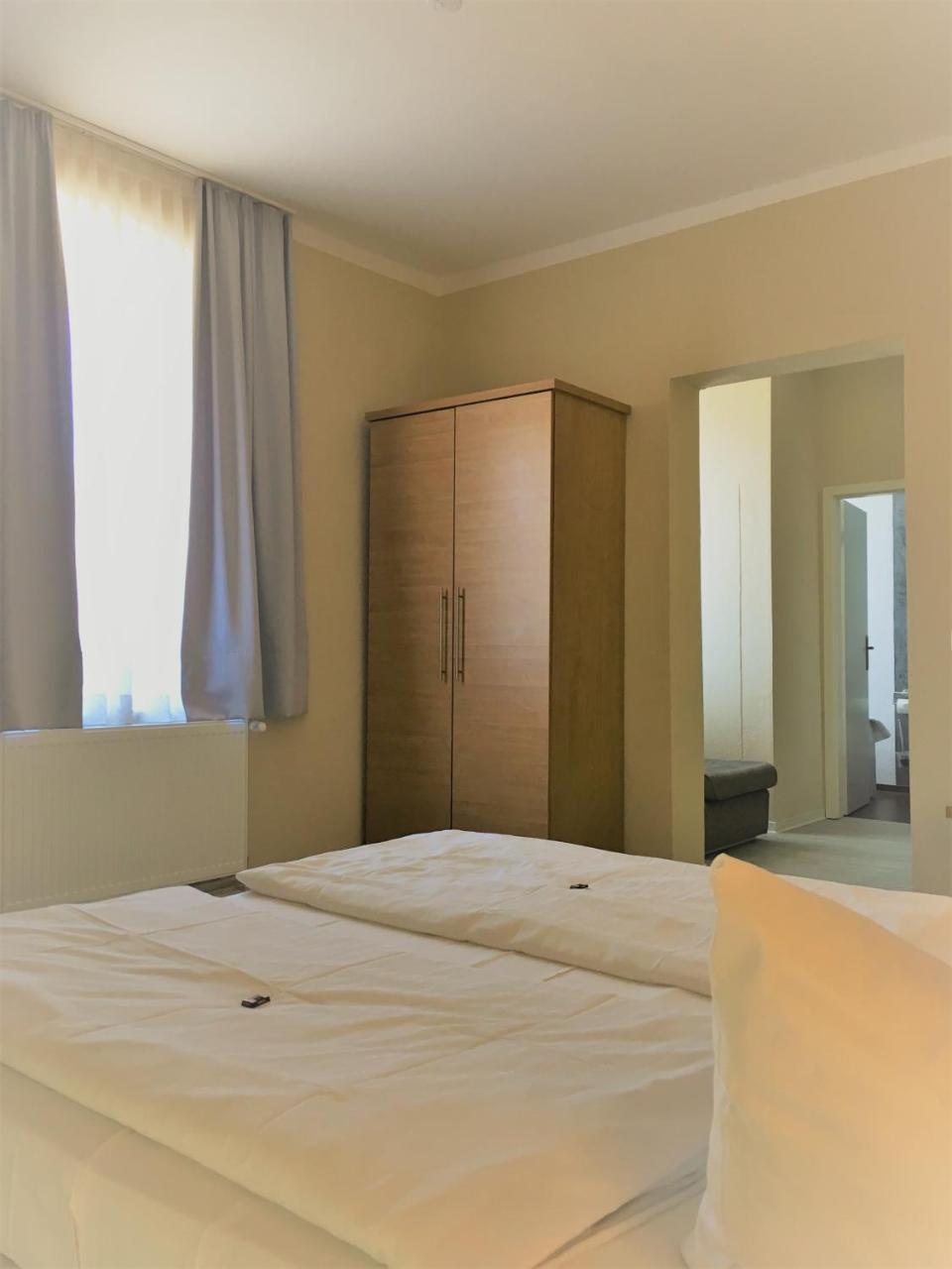 Dessau-Rosslau Pension Am Pollingpark מראה חיצוני תמונה